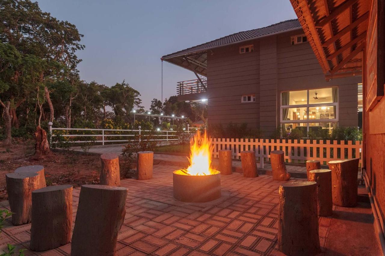 Coffee & Mist Luxury Villa- Comp Breakfast, Pool, Lounge, And Coffee Estate By Stayvista Madikeri Exterior foto
