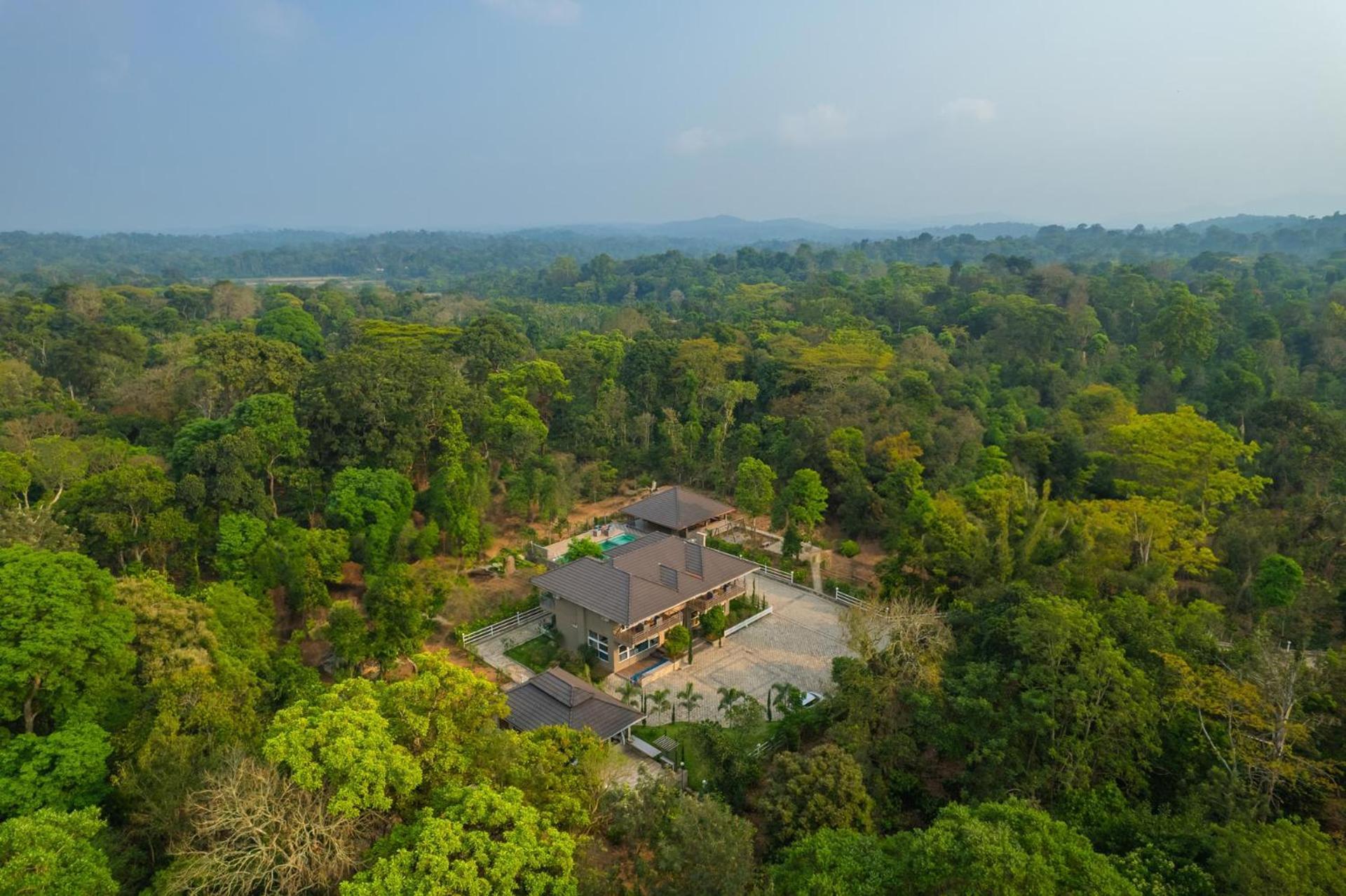 Coffee & Mist Luxury Villa- Comp Breakfast, Pool, Lounge, And Coffee Estate By Stayvista Madikeri Exterior foto
