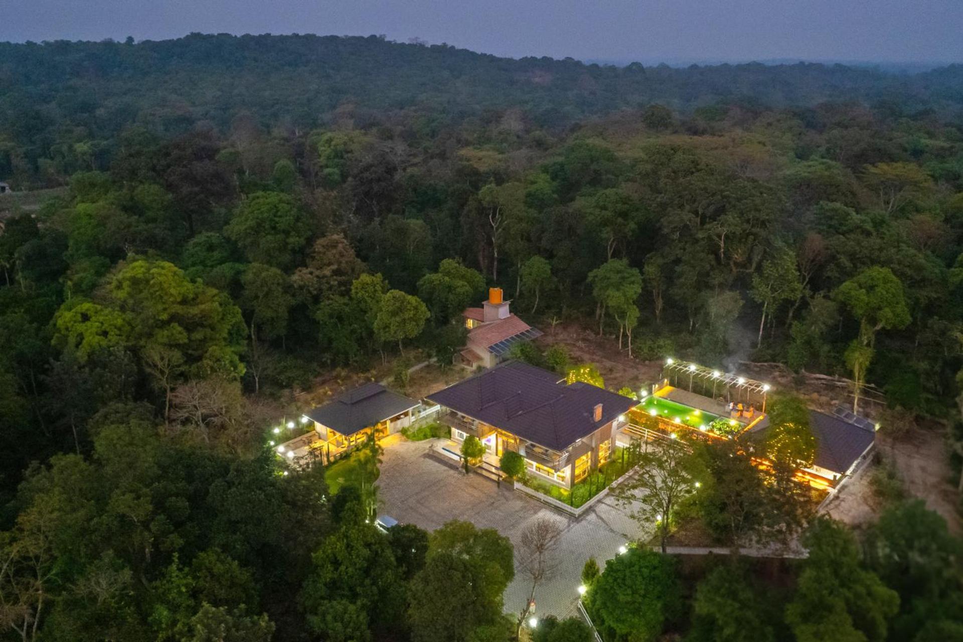 Coffee & Mist Luxury Villa- Comp Breakfast, Pool, Lounge, And Coffee Estate By Stayvista Madikeri Exterior foto